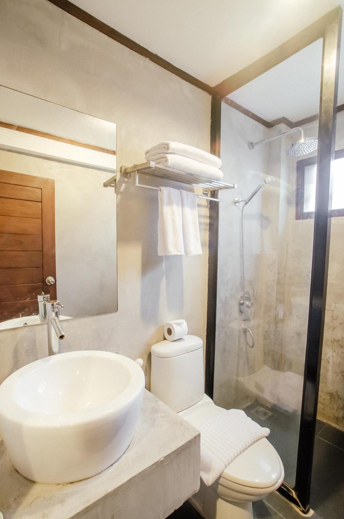 Lilu Pai Hotel Bagian luar foto
