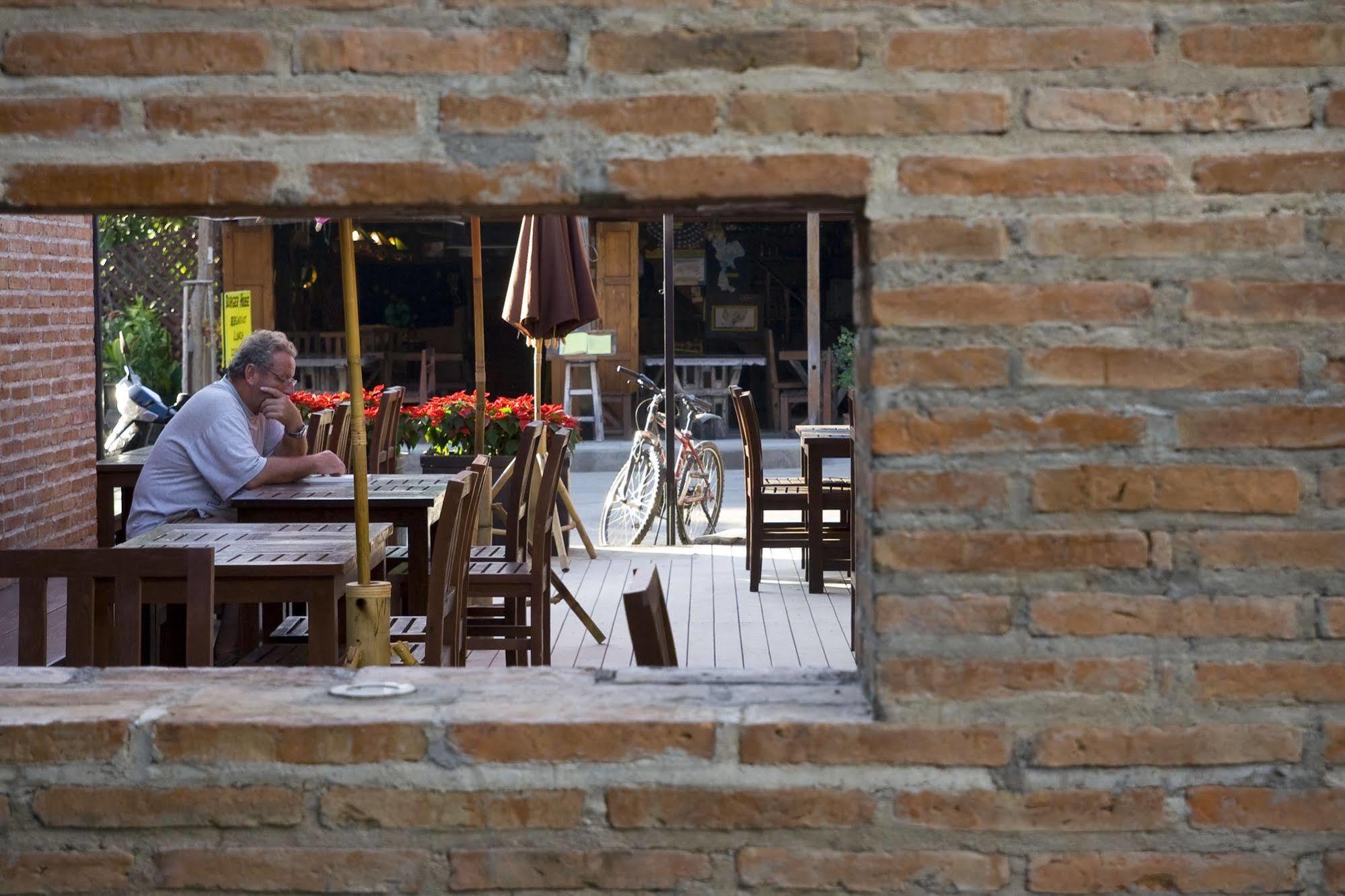 Lilu Pai Hotel Bagian luar foto