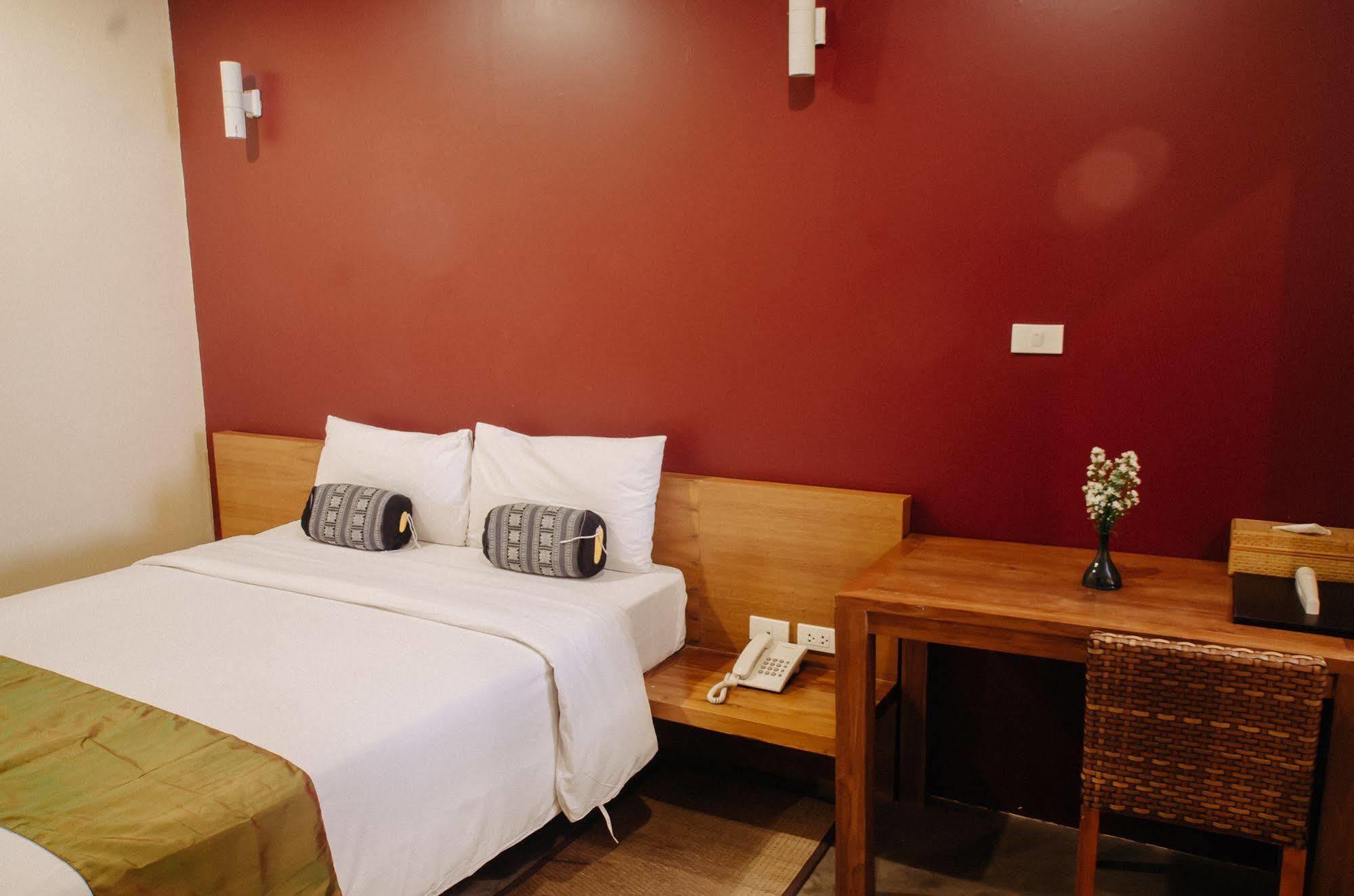 Lilu Pai Hotel Bagian luar foto